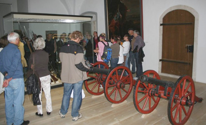 Führung zur Thematik Türkenkriege in der alten Ausstellung im Neuen Schloss © Bayerisches Armeemuseum